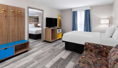 Efficiency, Room, 1 Queen Bed, Non Smoking