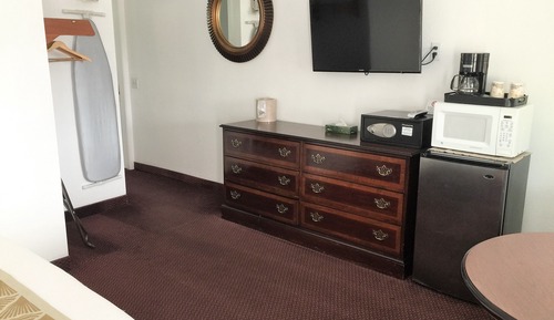 Family Room, 2 Bedrooms (No Pets)