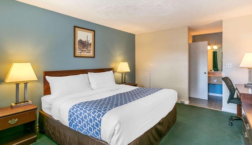 Standard Room, 1 King Bed, Non Smoking