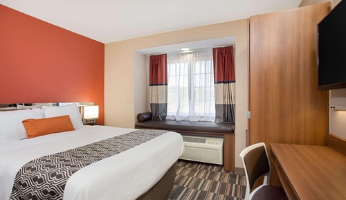 Standard Room, 1 Queen Bed