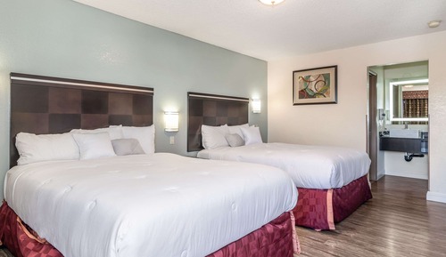 Room, 2 Queen Beds, Non Smoking, Kitchenette