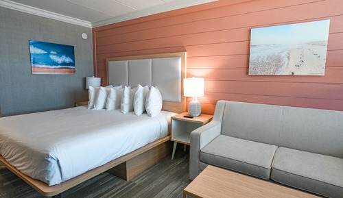 King Guest Room Sleeper Sofa Third Floor