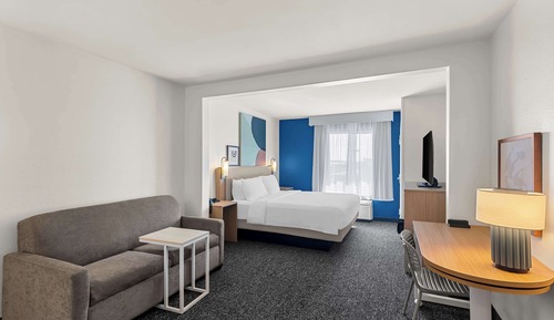 Room, Accessible (Mobility & Hearing, Roll-in Shower)