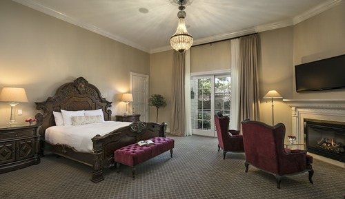 Superior Studio Suite, 1 King Bed (Couture King Suite)