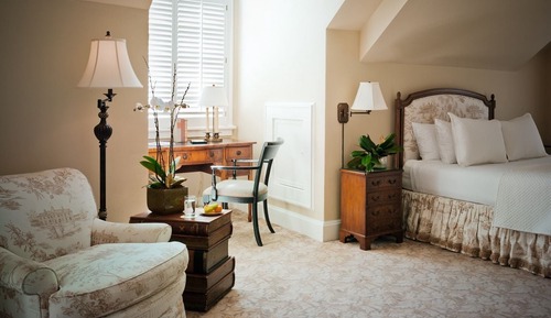 Standard Room, 1 Queen Bed, Private Bathroom