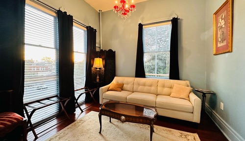 Dahlia Suite