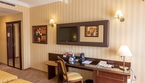 Deluxe Room, 1 Queen Bed, Non Smoking