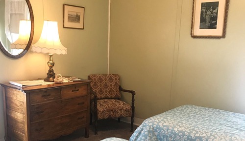 Main House King Hillside View