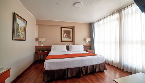 Superior Room, 1 King Bed, Private Bathroom