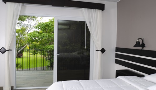 Superior Room, 1 King Bed, Garden View