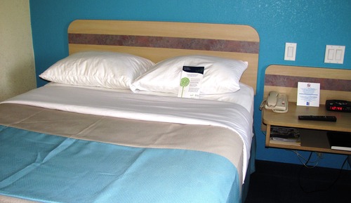 Standard Room, 1 Queen Bed, Non Smoking