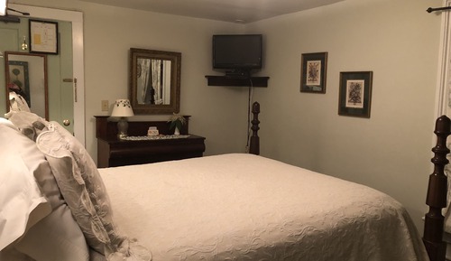 Standard Double Room, Ensuite (Lily of the Valley #4)