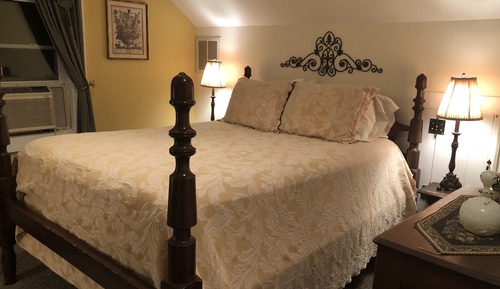 Deluxe Double Room, Ensuite, Courtyard View (Alpine Jasmine #8)