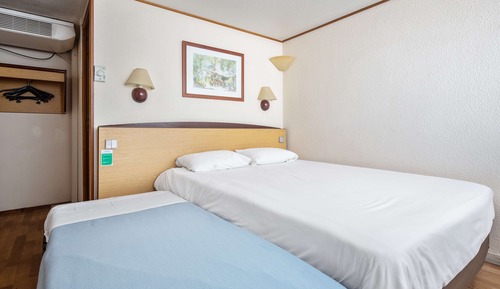 Standard Room, 1 Double Bed (1 Junior Bed up to 10 years)