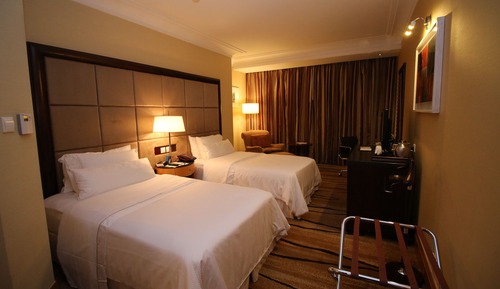 Twin Room, 2 Twin Beds, City View, Poolside