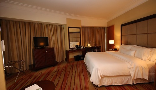 Room, 1 King Bed, City View, Corner