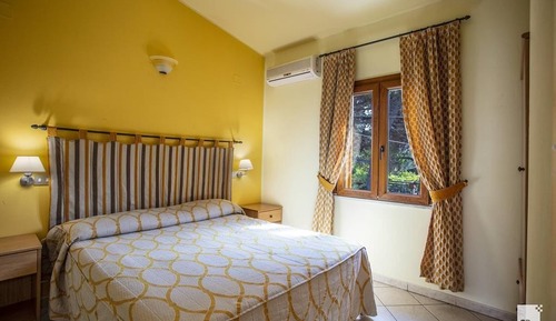 Standard Room, Pool View (Family)