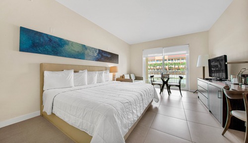 Deluxe Room, 1 King Bed