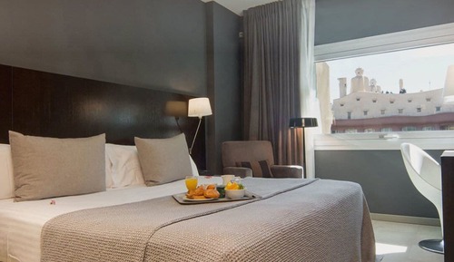 Standard Double Room (with Extra Bed)