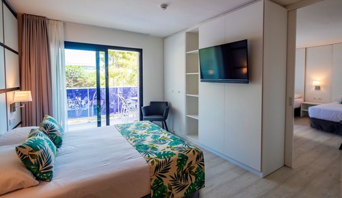 Family Room, Pool View (4 Adults)
