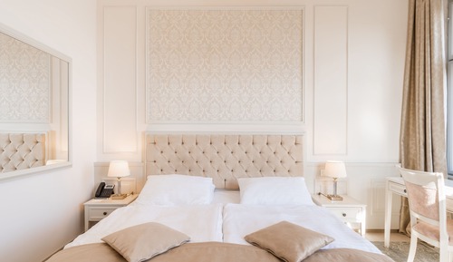 Superior double room with additional bed, balcony