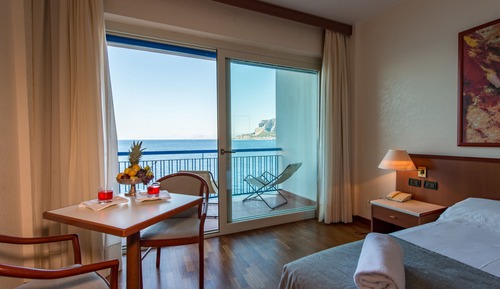 Suite, 1 Double or 2 Twin Beds