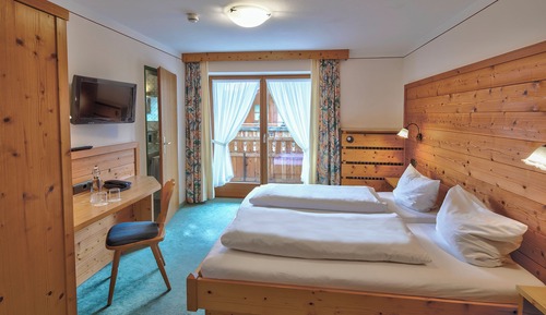 Standard Double Room (17-19 sqm)