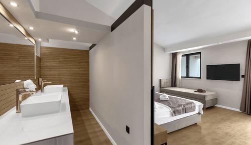 Comfort Suite Sea/Pool View