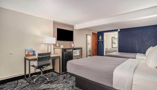 Standard Room, 2 Queen Beds, Non Smoking