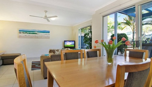2 Bedroom Poolside LO