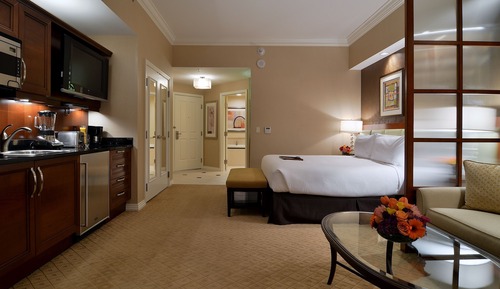 Deluxe Balcony Suite