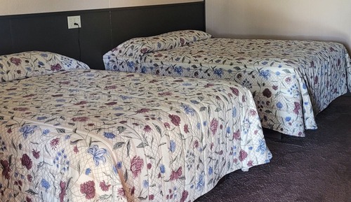 Standard Room, 2 Queen Beds, Non Smoking, Pool View