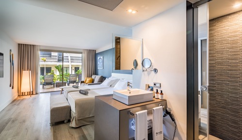 Deluxe Studio (2 adults + 1 child)