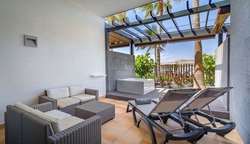 Junior Suite Deluxe Vista Mar Con Bañera  De Hidromasaje ( 2 Adults, 1 Child)