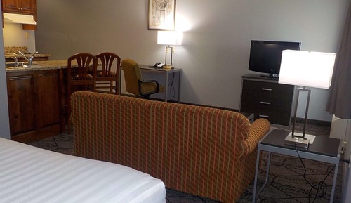 Suite, 1 King Bed, Non Smoking, Kitchenette
