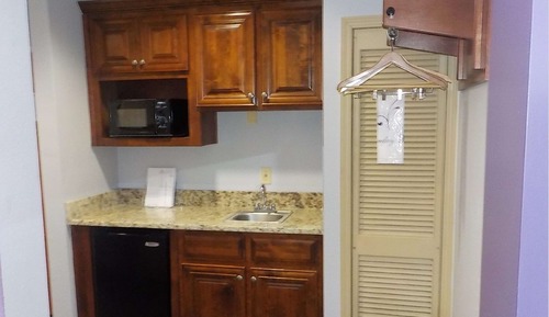 Suite, 1 King Bed, Non Smoking, Jetted Tub (Interior Corridor)