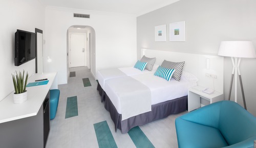 Double Room Single Use (1 Adult)