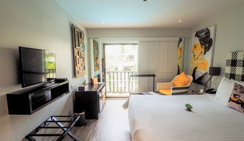 Premier Room, Pool View