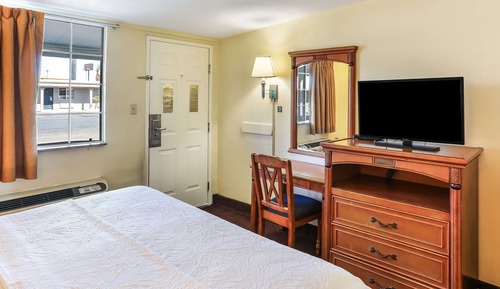 Room, 1 King Bed, Non Smoking