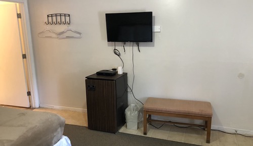 1 Full Bed with Shower Bath - Non Smoking