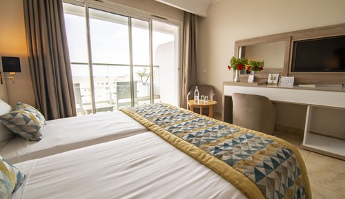 Standard Triple Room, City View