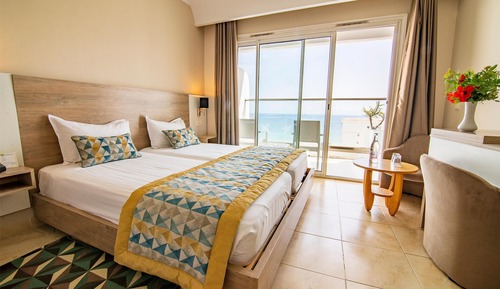 Standard Triple Room, Sea View