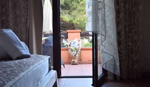Suite, Garden View