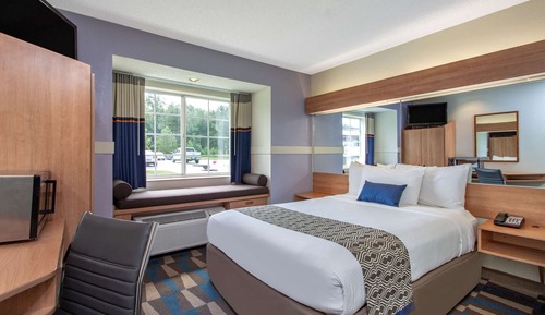 Standard Room, 1 Queen Bed