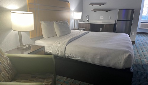 Standard Room, 1 King Bed, Non Smoking, Kitchen