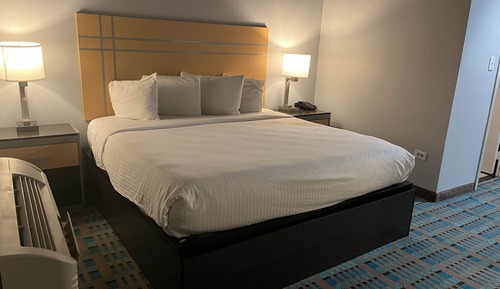Standard Room, 1 Queen Bed, Accessible, Non Smoking