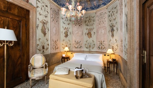 Junior Suite, Canal View