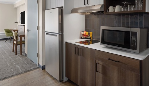 Studio Suite, Multiple Beds, Kitchen