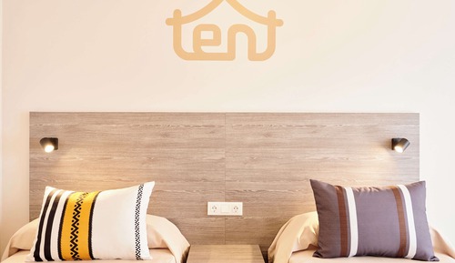 Economy Double Room (Bed & Unlimited Brunch)