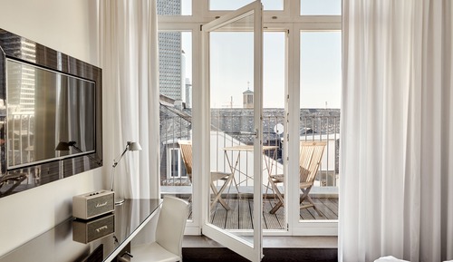 Balcony Single Room